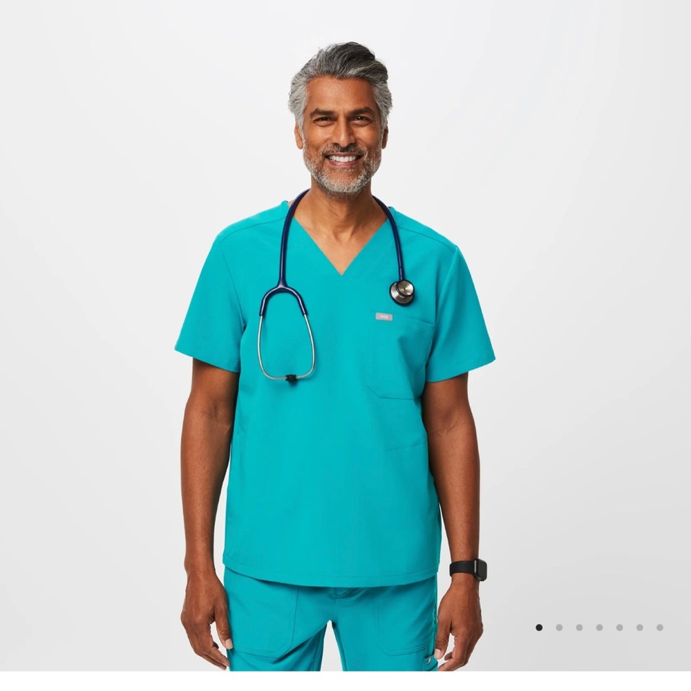 FIGS MENS Medium Teal Scrub Set